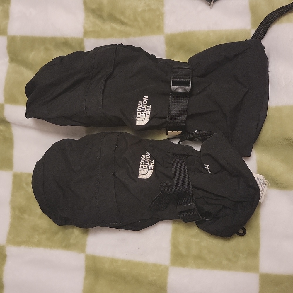 Northface hyvent mittens